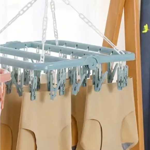 Hanger - Picture 2 of 2